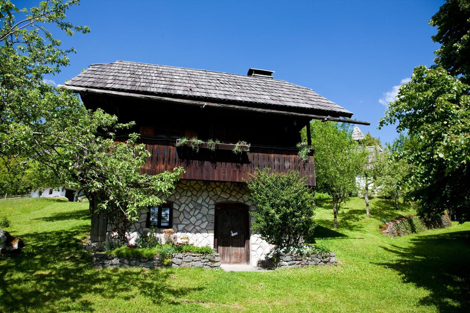 Domacija Koklej - Apartments Vintage Vacation Luce Exterior photo